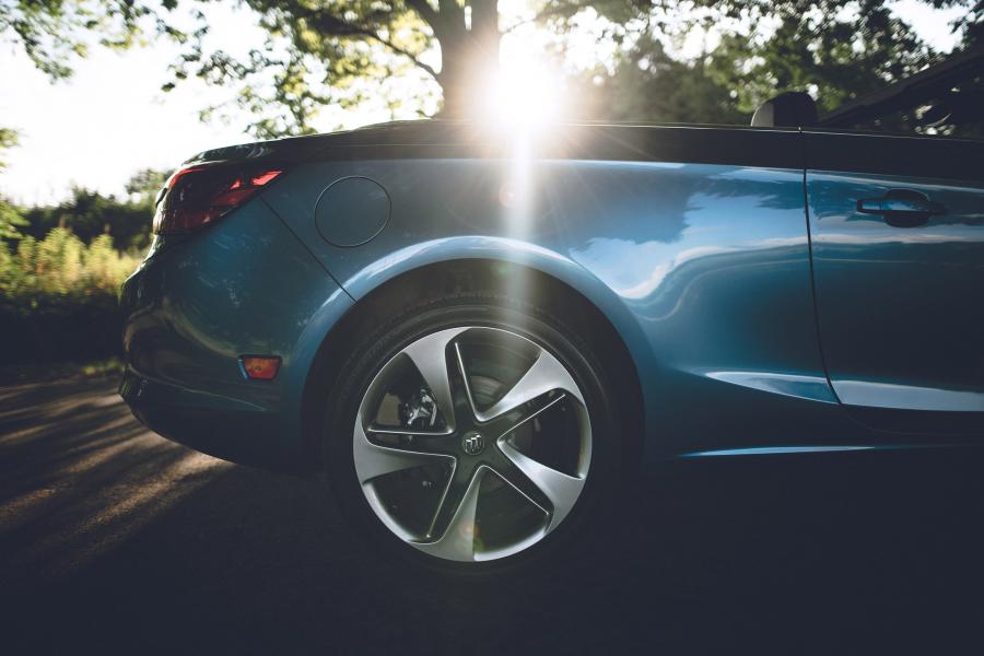 Детали экстерьера Buick Cascada Convertible 2016 года  (фото 1 из 40)